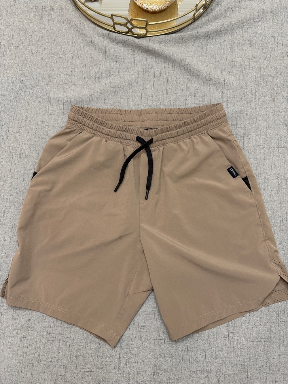UNRL Men's Athleisure Drawstring Shorts in Tan Size Medium